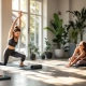 Vrouwen voeren rustige stretchoefeningen uit op yogamatten bij Curves terwijl een coach een ademhalingsoefening demonstreert in een serene, lichte fitnessruimte.